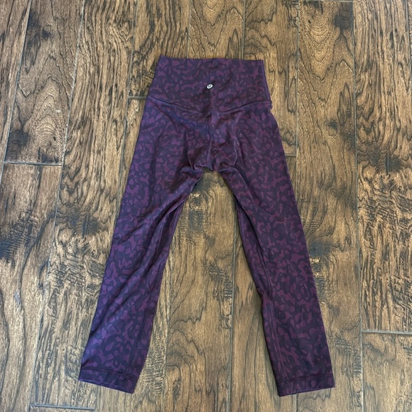 Lululemon Align camo cropped Leggings, size 2 - Picture 11 of 11